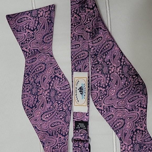 Various Bowties - Picture 3 of 6